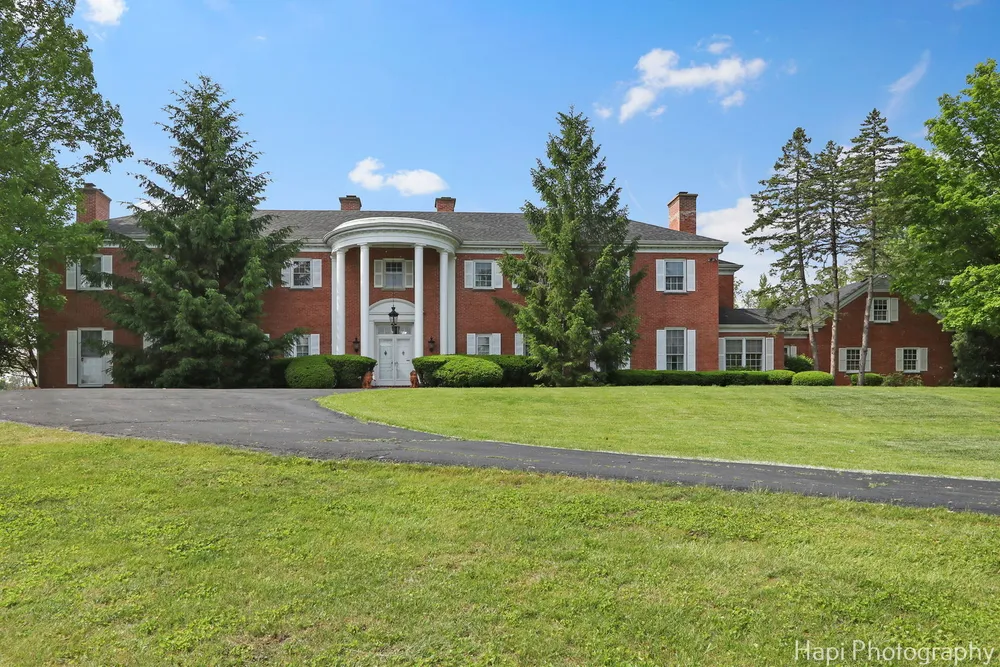 7 3 Lakes Rd, Barrington Hills, IL 60010