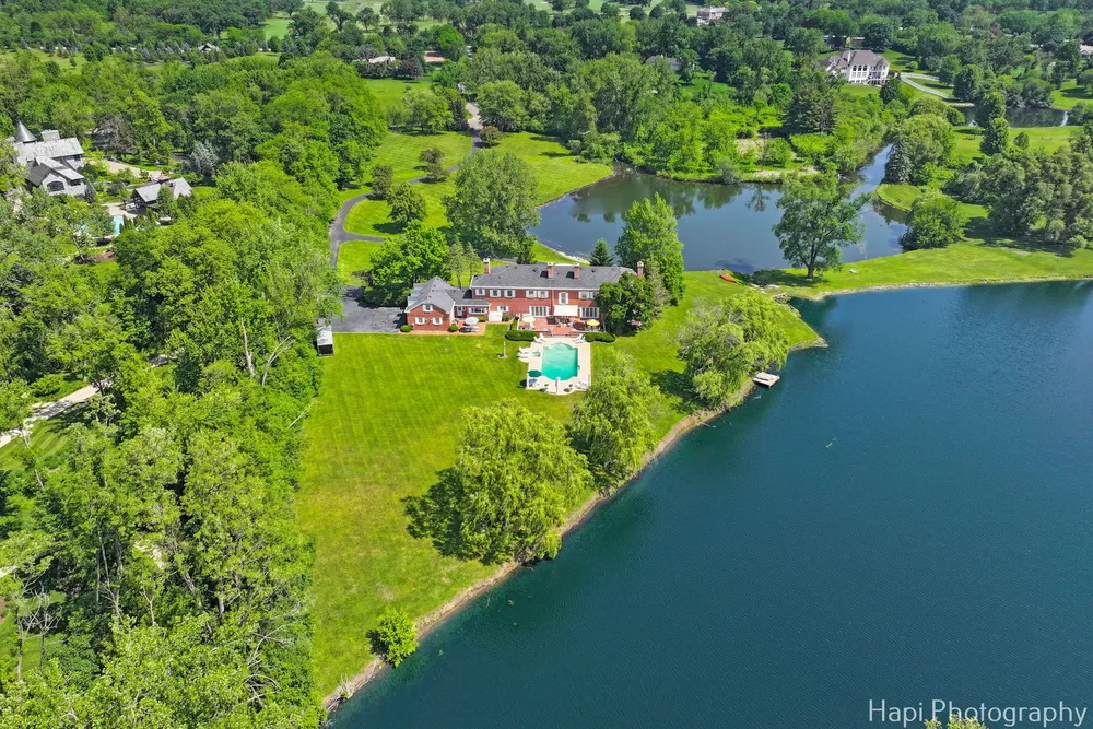 7 3 Lakes Rd, Barrington Hills, IL 60010