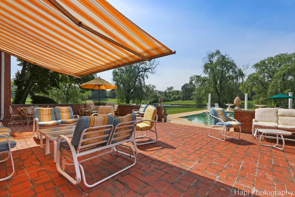 7 3 Lakes Rd, Barrington Hills, IL 60010