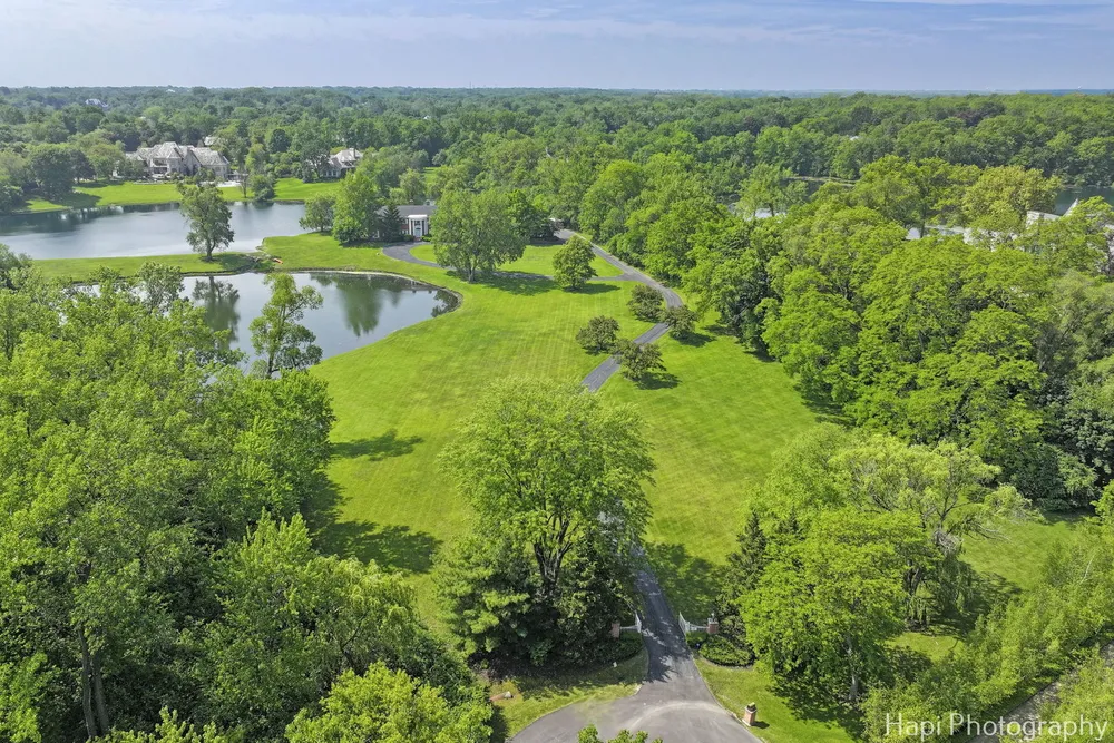7 3 Lakes Rd, Barrington Hills, IL 60010
