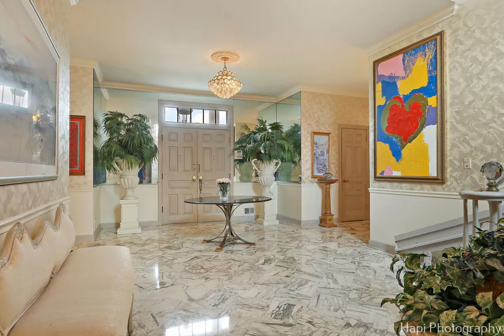 7 3 Lakes Rd, Barrington Hills, IL 60010