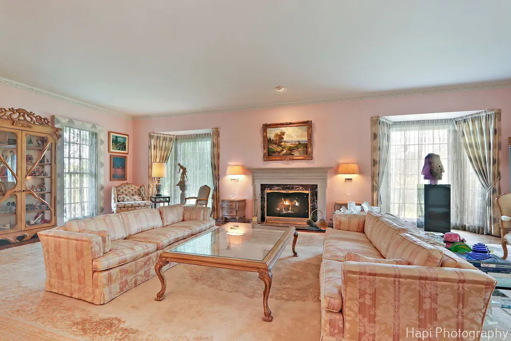 7 3 Lakes Rd, Barrington Hills, IL 60010