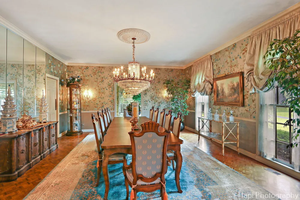 7 3 Lakes Rd, Barrington Hills, IL 60010