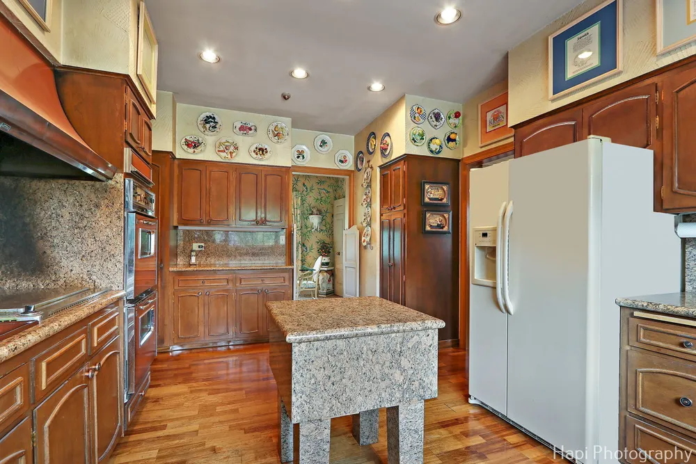 7 3 Lakes Rd, Barrington Hills, IL 60010