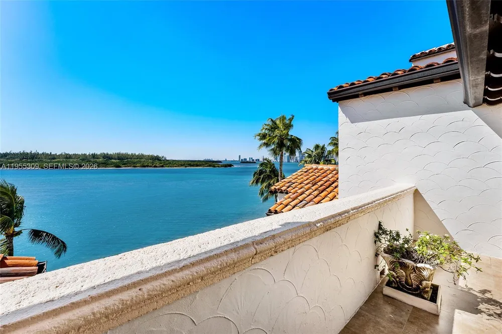 2443 Fisher Island Dr, Miami, FL 33109