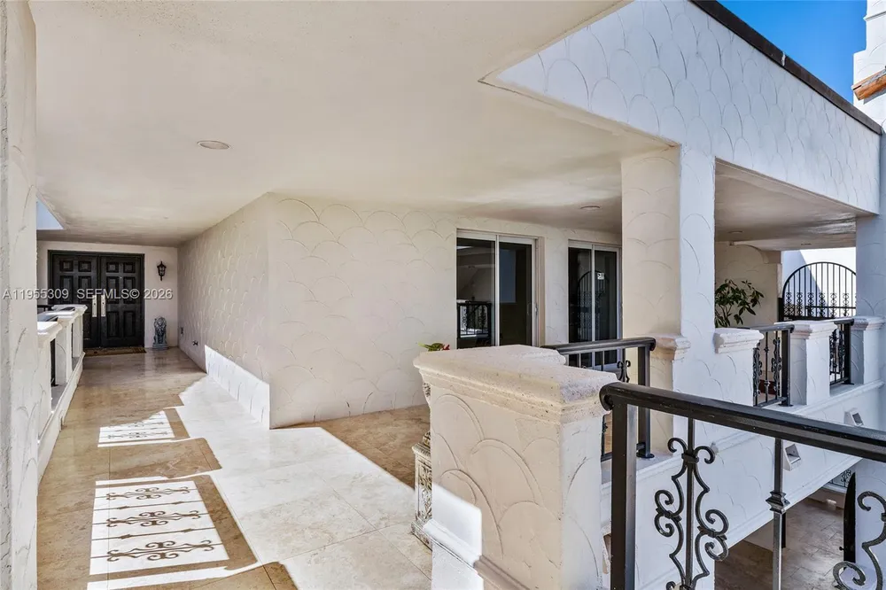 2443 Fisher Island Dr, Miami, FL 33109