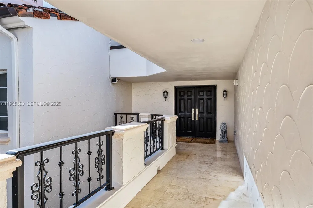 2443 Fisher Island Dr, Miami, FL 33109
