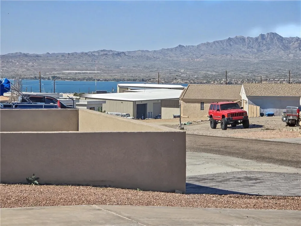 2162 Runabout Dr, Lake Havasu City, AZ 86403