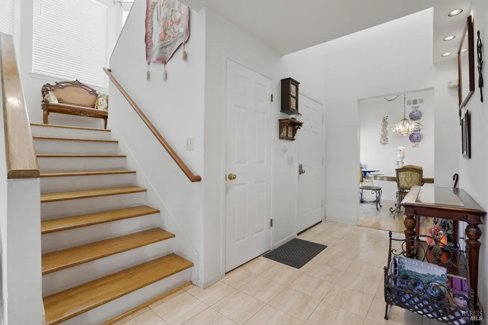 46 Mariners Circle, San Rafael, CA 94903
