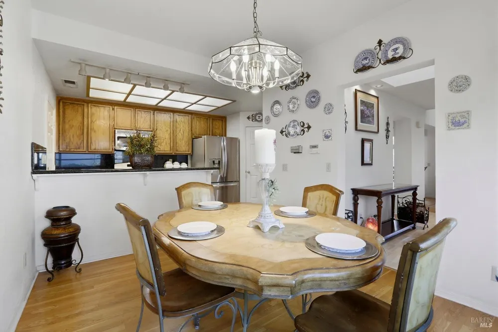 46 Mariners Circle, San Rafael, CA 94903