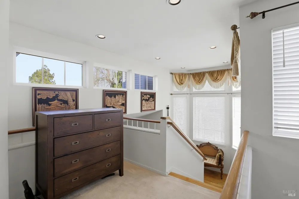 46 Mariners Circle, San Rafael, CA 94903