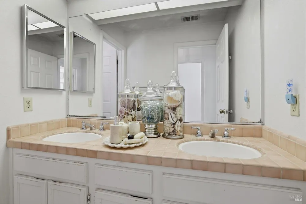 46 Mariners Circle, San Rafael, CA 94903