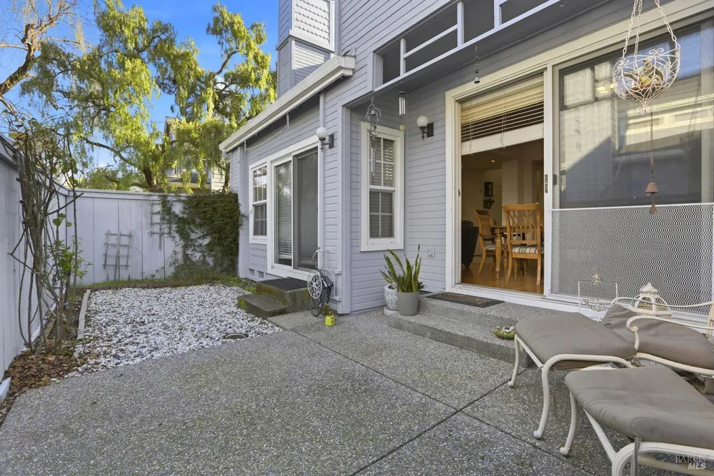 46 Mariners Circle, San Rafael, CA 94903