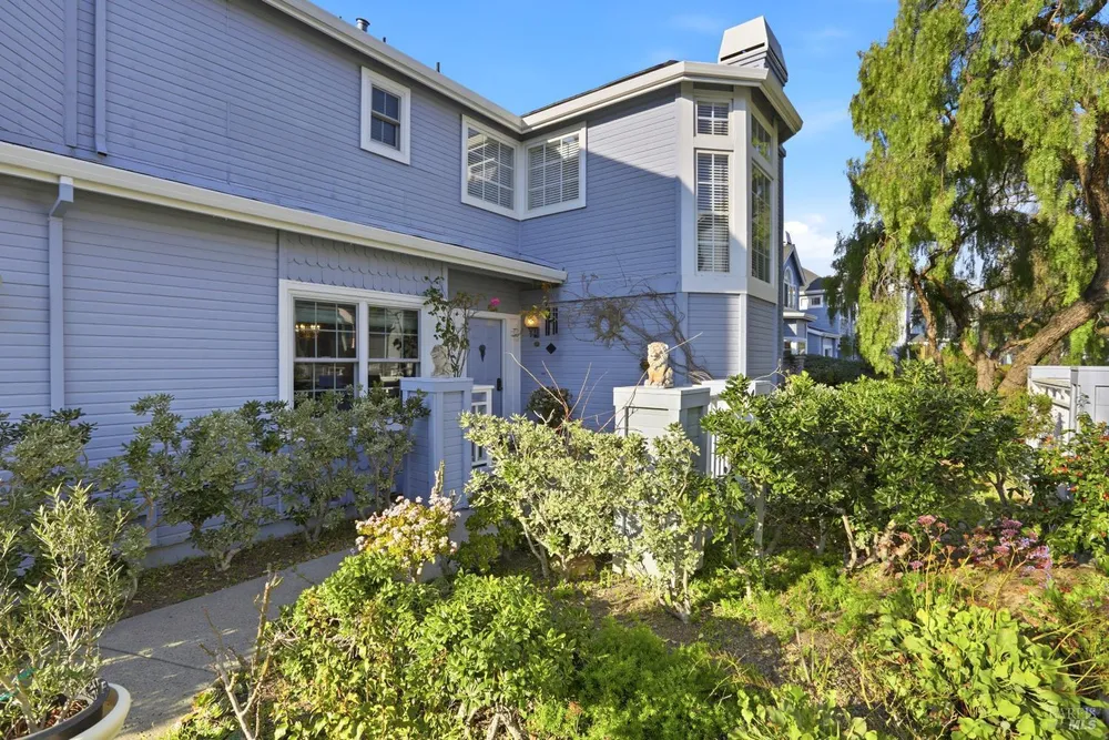 46 Mariners Circle, San Rafael, CA 94903