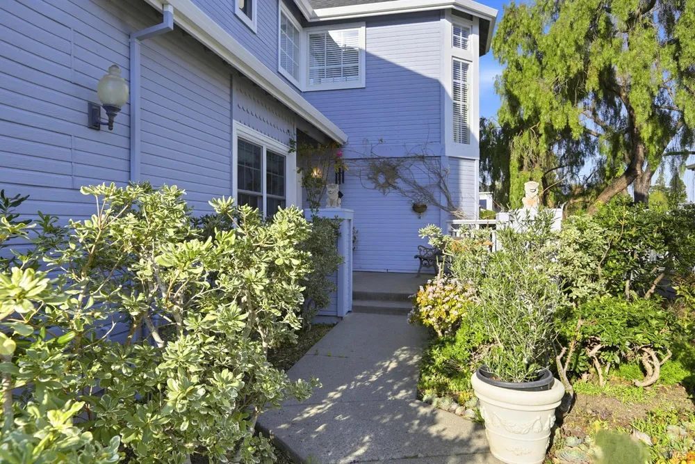 46 Mariners Circle, San Rafael, CA 94903