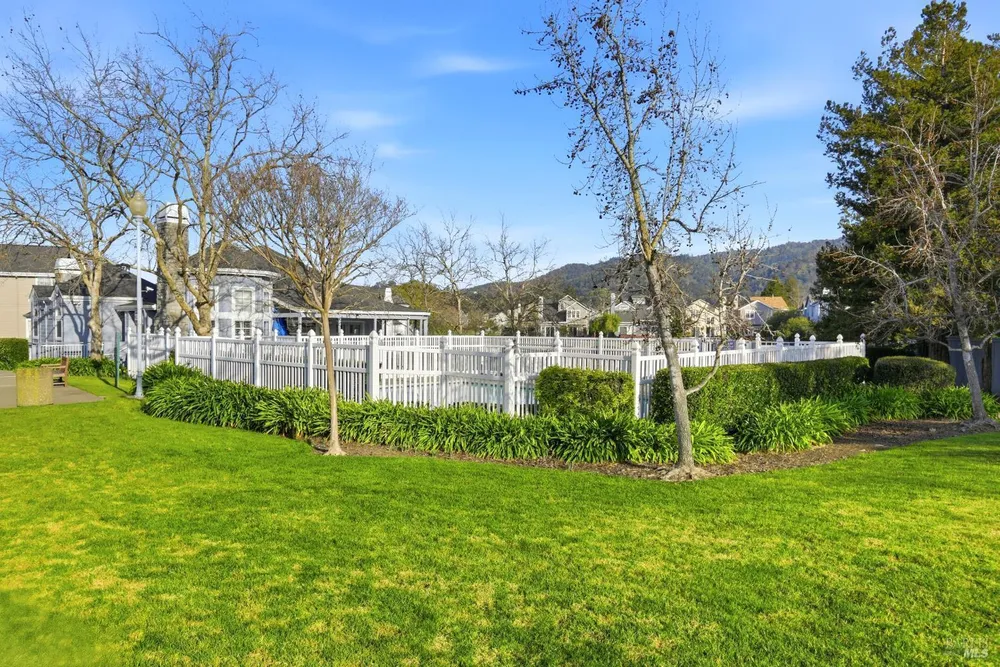 46 Mariners Circle, San Rafael, CA 94903
