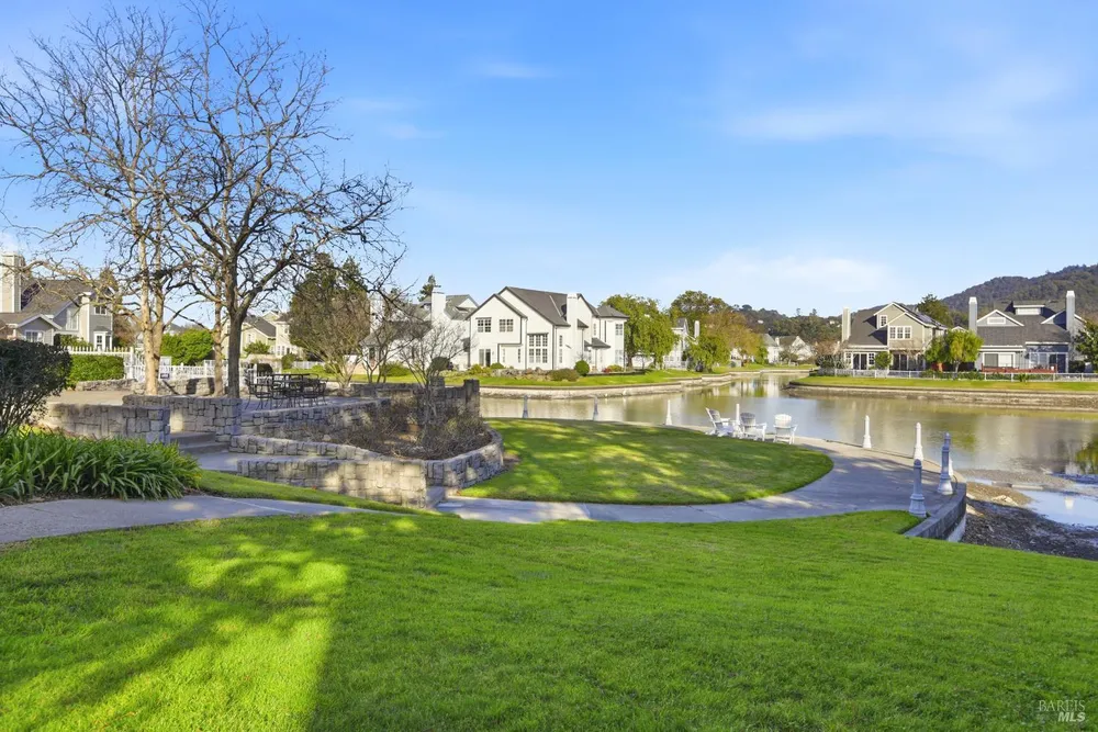 46 Mariners Circle, San Rafael, CA 94903