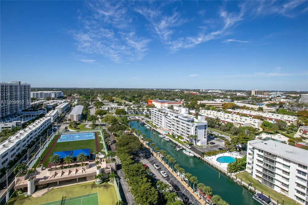 1800 NE 114th St, Miami, FL 33181