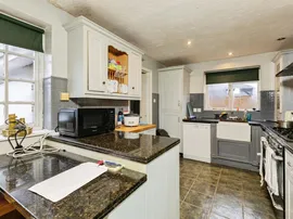 Wickham Road, Lower Earley, READING thumb 2