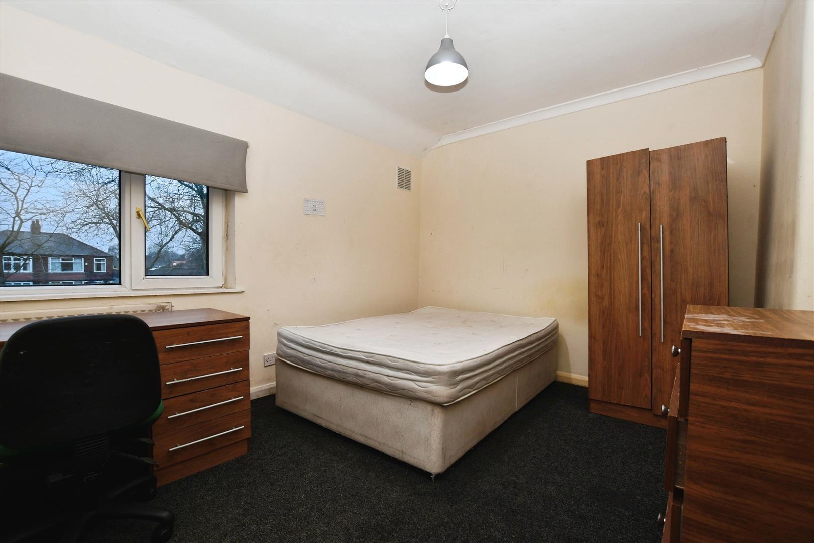 Cottingham Road, Hull Image 12
