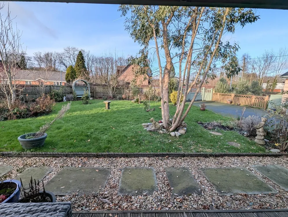 Property carousel item 4