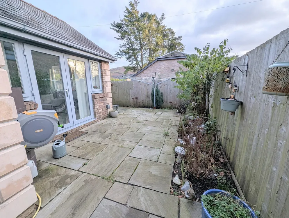 Property carousel item 34