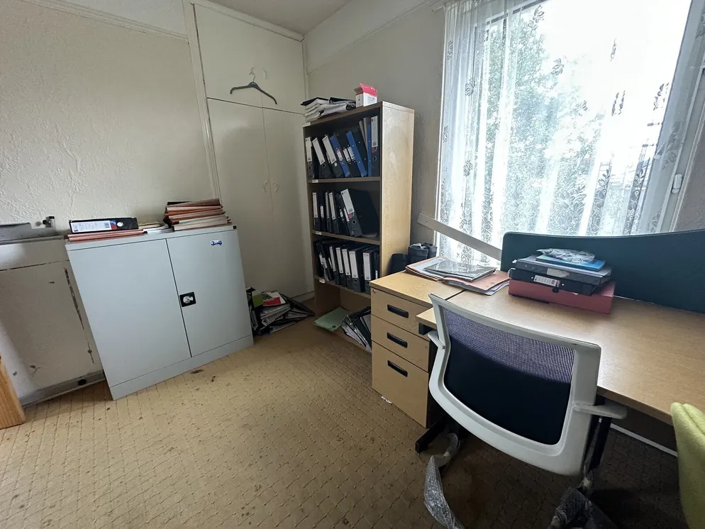 Property carousel item 31