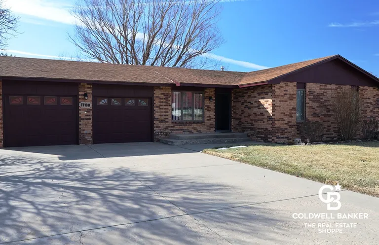 1708 Labrador Blvd, Garden City, KS 67846