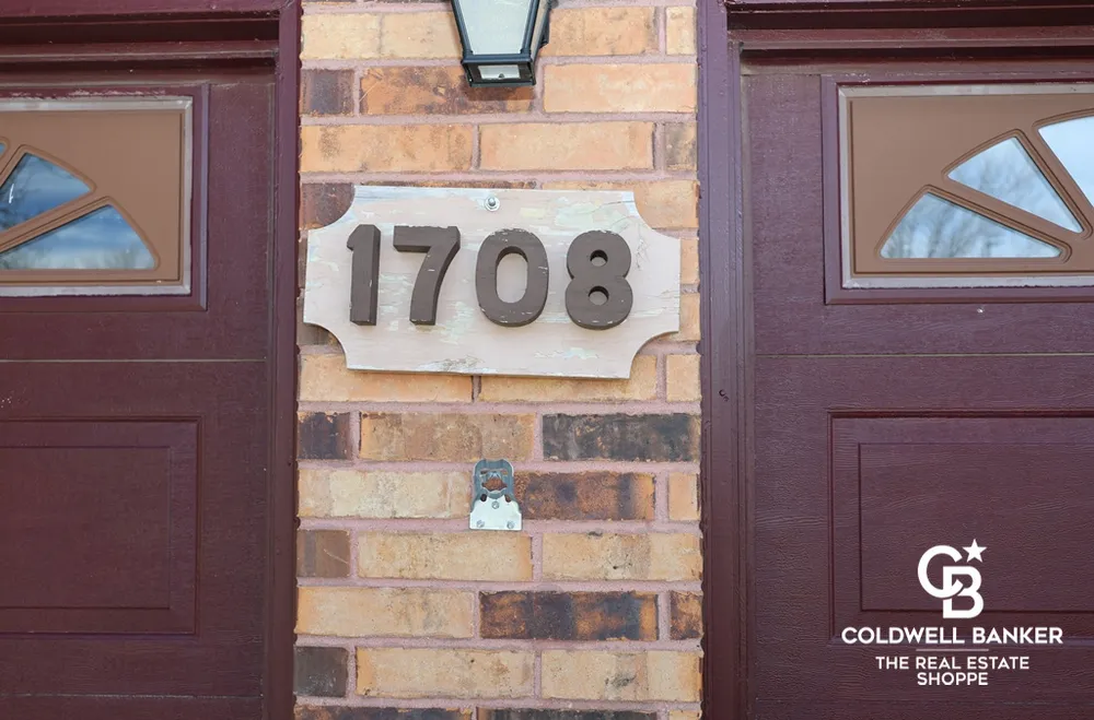 1708 Labrador Blvd, Garden City, KS 67846