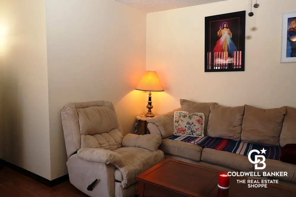 1708 Labrador Blvd, Garden City, KS 67846