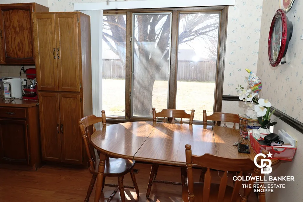 1708 Labrador Blvd, Garden City, KS 67846