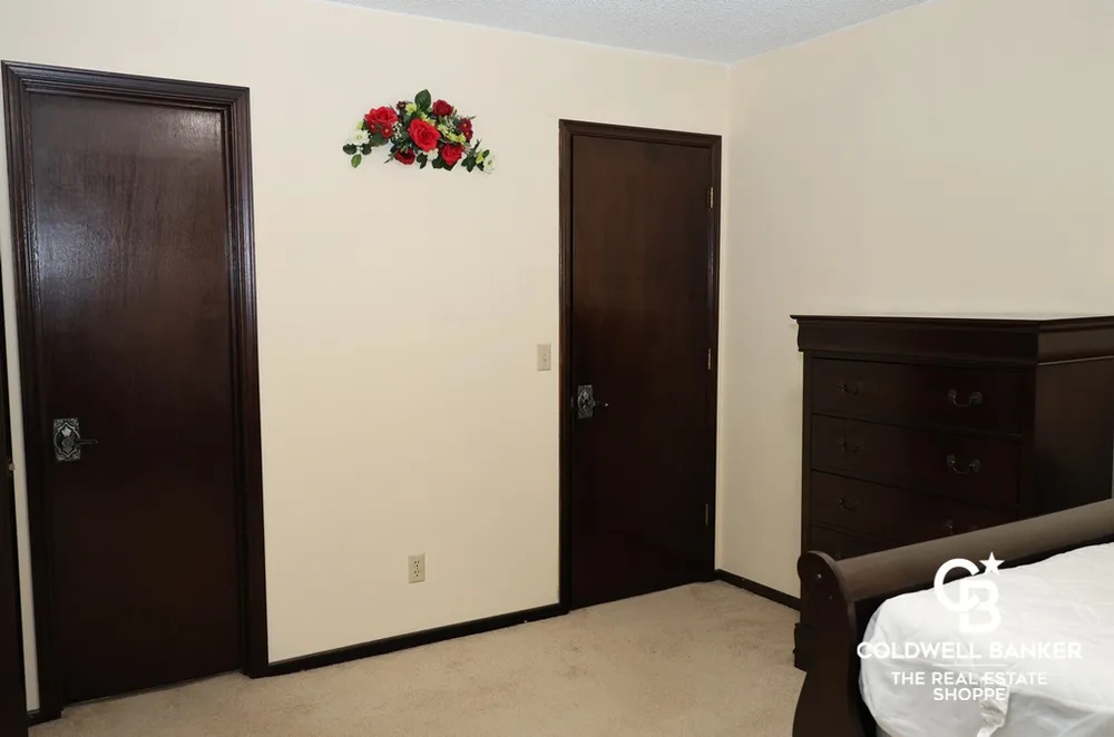 1708 Labrador Blvd, Garden City, KS 67846