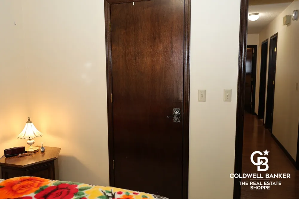 1708 Labrador Blvd, Garden City, KS 67846