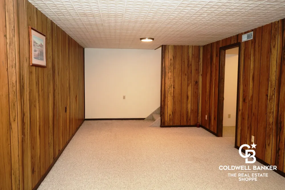 1708 Labrador Blvd, Garden City, KS 67846