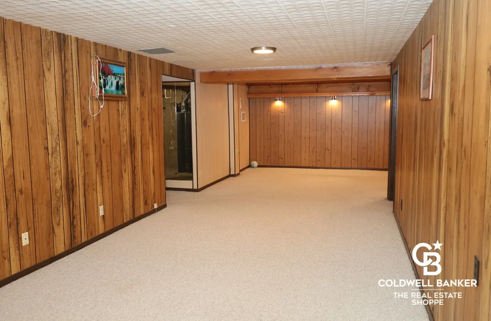 1708 Labrador Blvd, Garden City, KS 67846