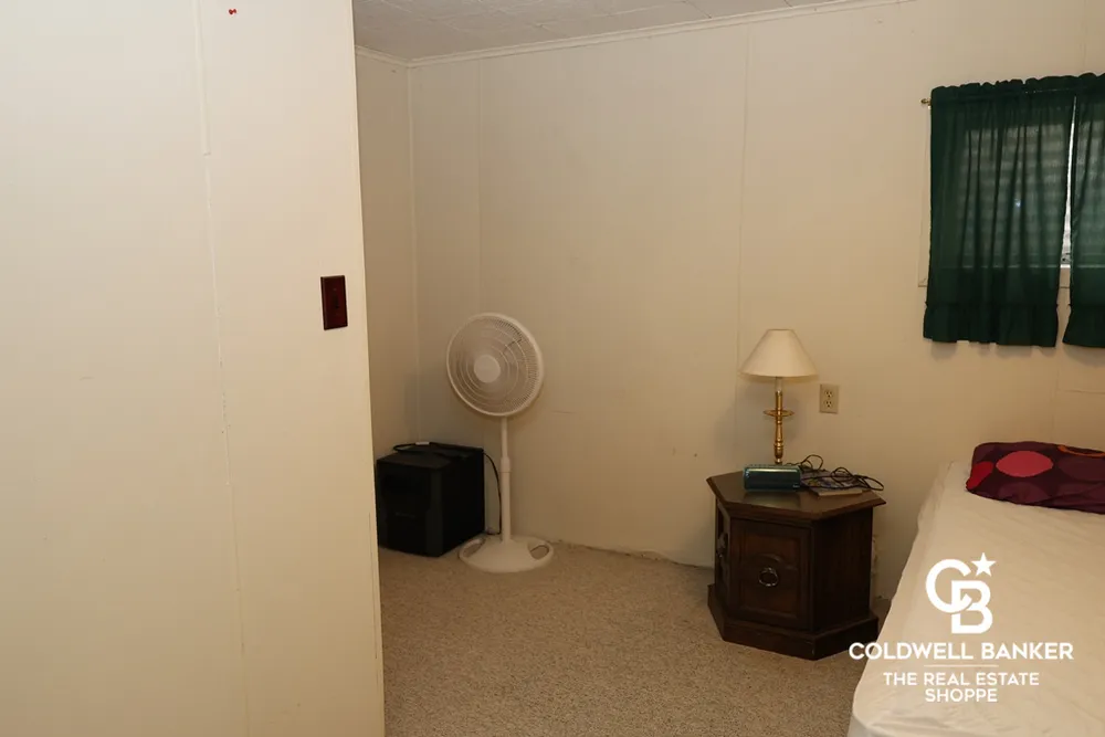 1708 Labrador Blvd, Garden City, KS 67846