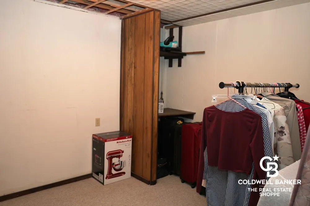1708 Labrador Blvd, Garden City, KS 67846