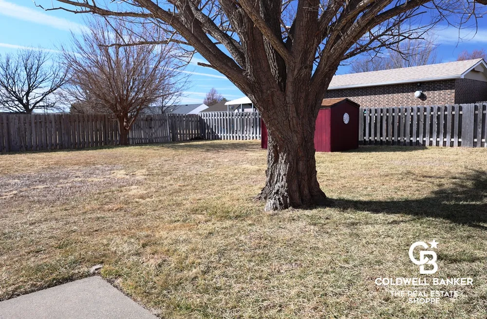 1708 Labrador Blvd, Garden City, KS 67846