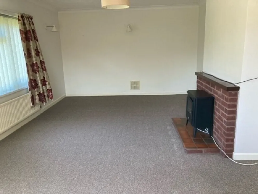 Property carousel item 4