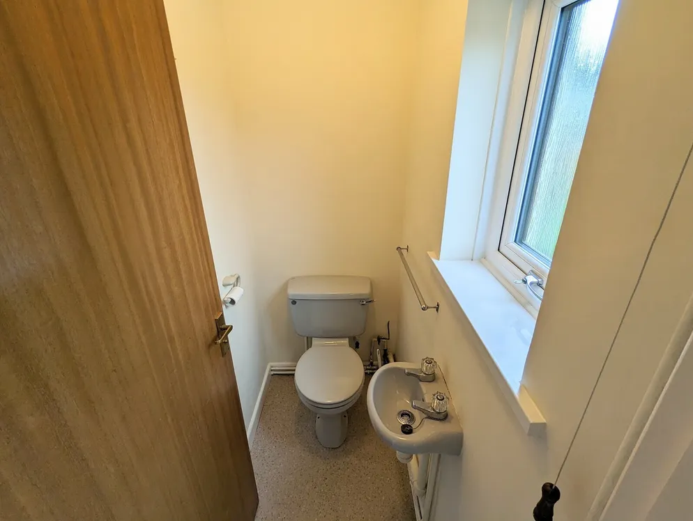 Property carousel item 12