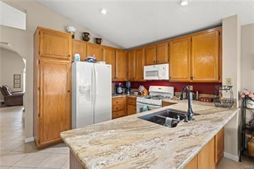 1154 Fairway Oaks Ave, Banning, CA 92220