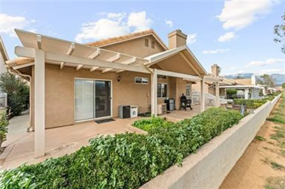 1154 Fairway Oaks Ave, Banning, CA 92220