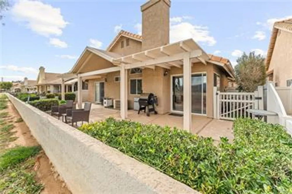 1154 Fairway Oaks Ave, Banning, CA 92220
