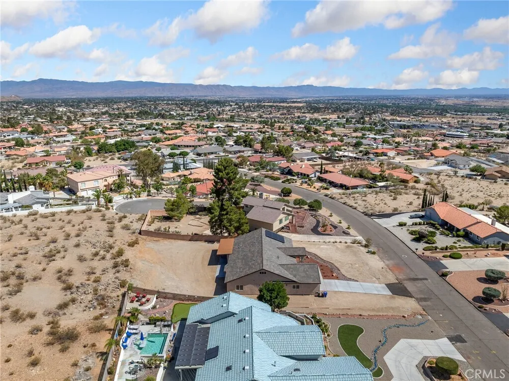 16465 Koda Rd, Apple Valley, CA 92307