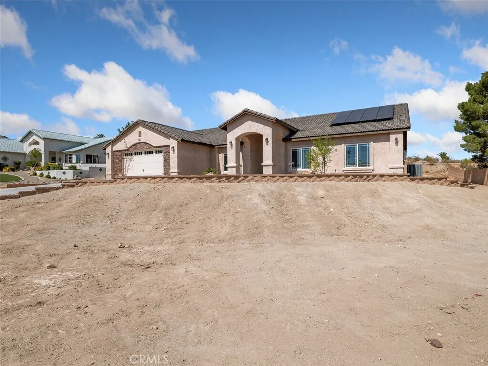 16465 Koda Rd, Apple Valley, CA 92307