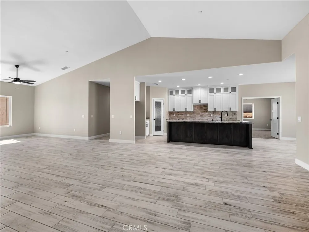 16465 Koda Rd, Apple Valley, CA 92307