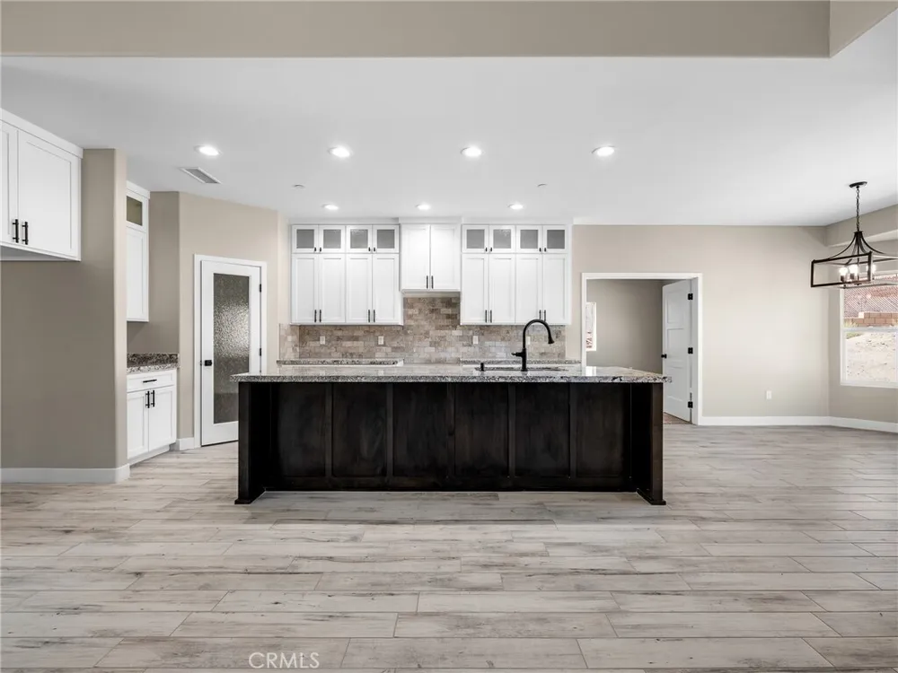 16465 Koda Rd, Apple Valley, CA 92307