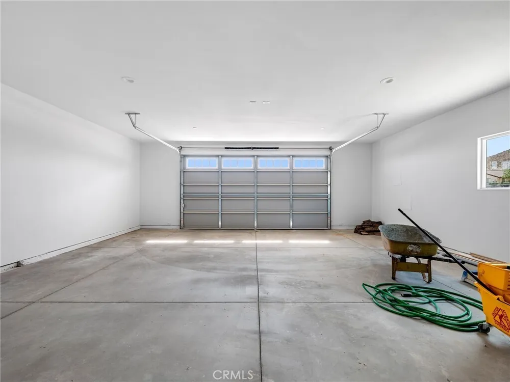 16465 Koda Rd, Apple Valley, CA 92307