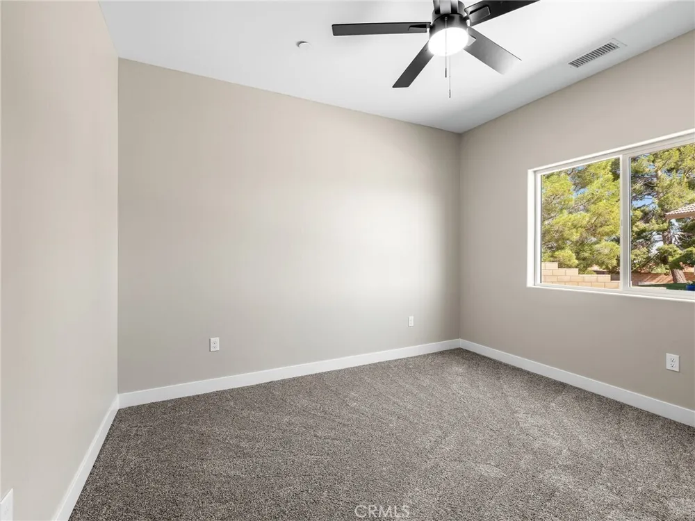 16465 Koda Rd, Apple Valley, CA 92307