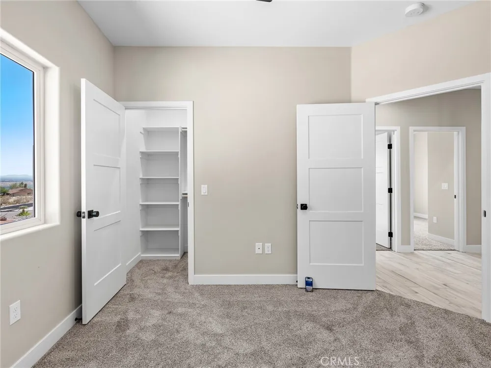16465 Koda Rd, Apple Valley, CA 92307